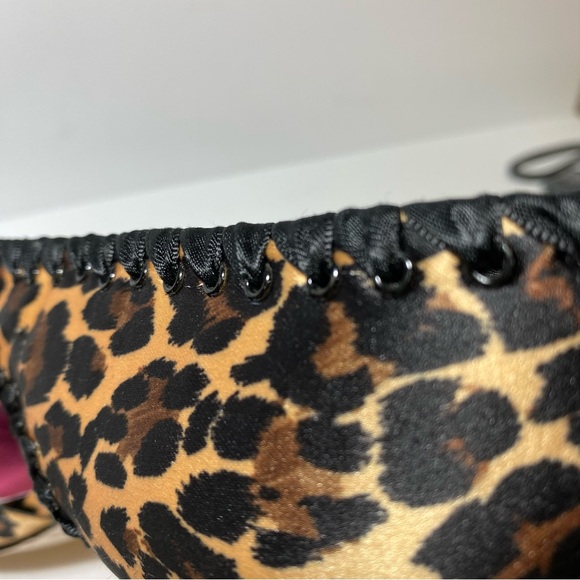 New Betsy Johnson Leopard Peep Toe Satin High Heel Pump Women's Shoes Size 10 - Picture 13 of 15